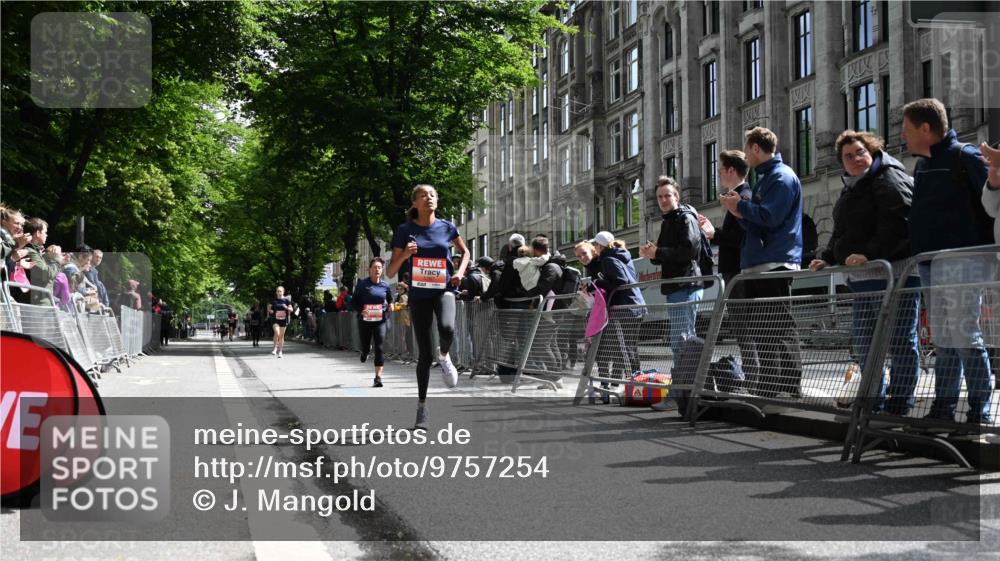 14.06.2026 - REWE Women's Run J. Mangold http://msf.ph/oto/9757254 14.06.2026 10:55:22 Ziel 5250, 5287, 5695, 6069 meine-sportfotos.de