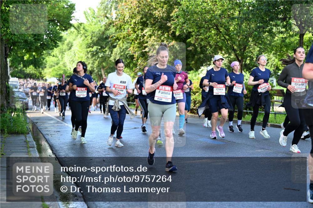 14.06.2026 - REWE Women's Run Dr. Thomas Lammeyer http://msf.ph/oto/9757264 14.06.2026 09:21:09 Laufen 10723, 657, 11348, 7, 10939 meine-sportfotos.de