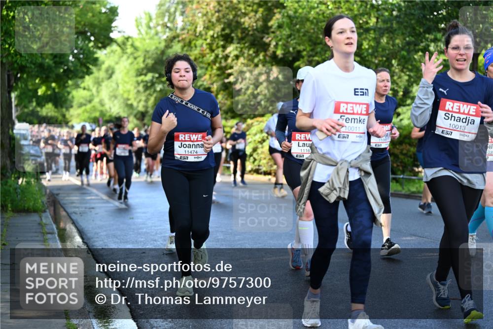 14.06.2026 - REWE Women's Run Dr. Thomas Lammeyer http://msf.ph/oto/9757300 14.06.2026 09:21:12 Laufen 11474, 1116, 10011, 11081, 57, 10013, 7, 031 meine-sportfotos.de