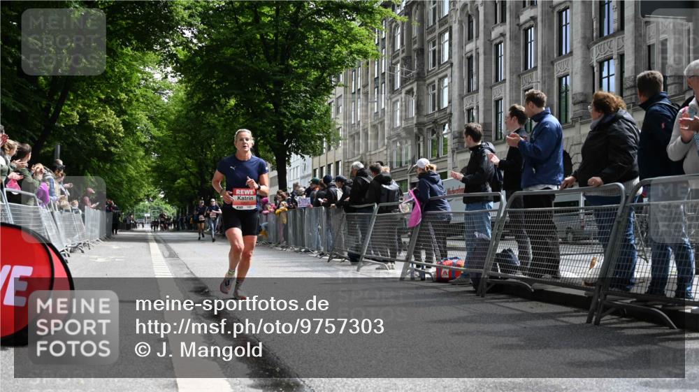 14.06.2026 - REWE Women's Run J. Mangold http://msf.ph/oto/9757303 14.06.2026 10:55:37 Ziel 5207 meine-sportfotos.de