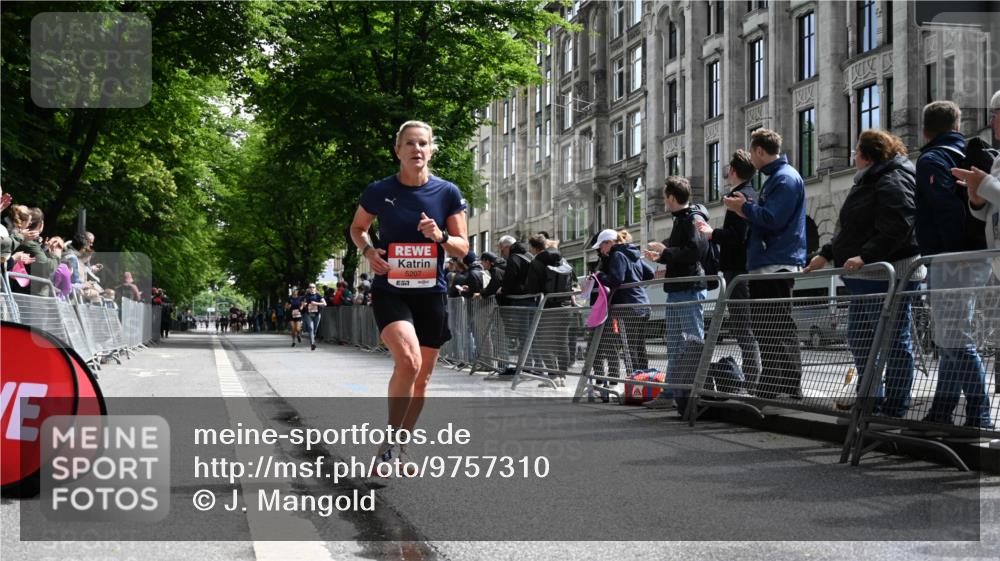 14.06.2026 - REWE Women's Run J. Mangold http://msf.ph/oto/9757310 14.06.2026 10:55:38 Ziel 5207, 5979 meine-sportfotos.de