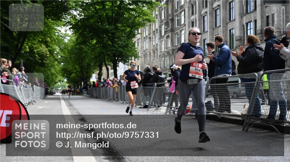 14.06.2026 - REWE Women's Run J. Mangold http://msf.ph/oto/9757331 14.06.2026 10:55:44 Ziel 5527, 5979 meine-sportfotos.de