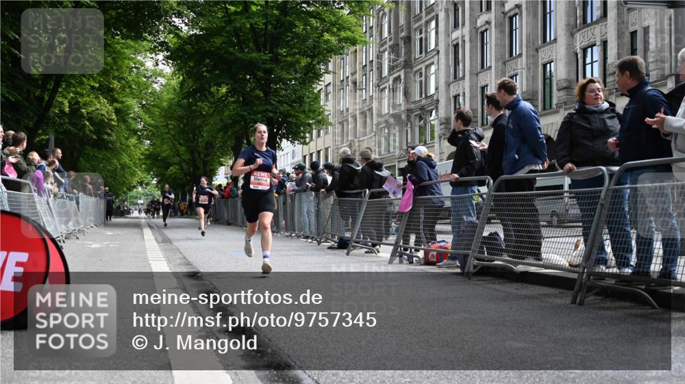 14.06.2026 - REWE Women's Run J. Mangold http://msf.ph/oto/9757345 14.06.2026 10:55:53 Ziel 5277, 5451, 5868 meine-sportfotos.de