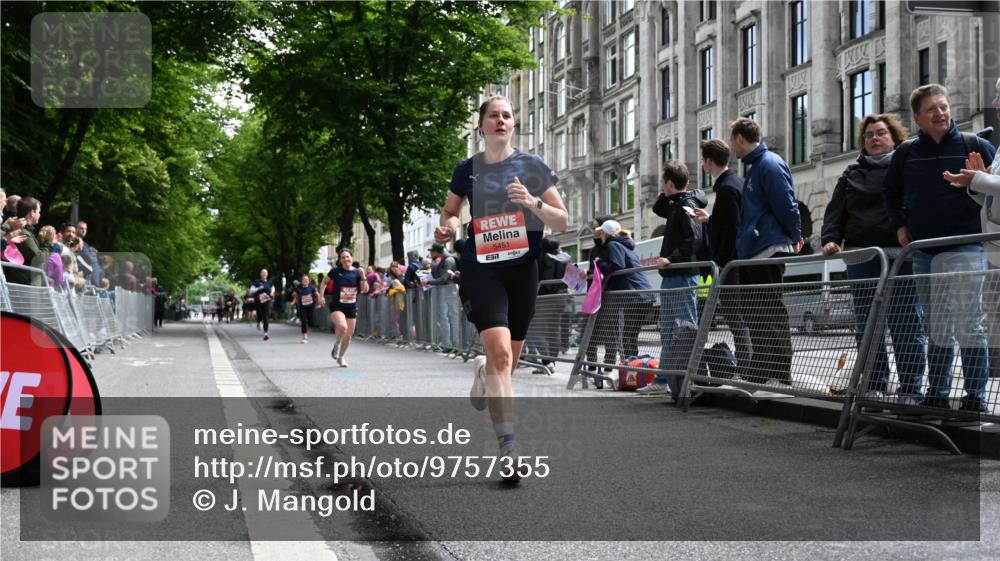 14.06.2026 - REWE Women's Run J. Mangold http://msf.ph/oto/9757355 14.06.2026 10:55:54 Ziel 5277, 5451, 5790, 5868 meine-sportfotos.de