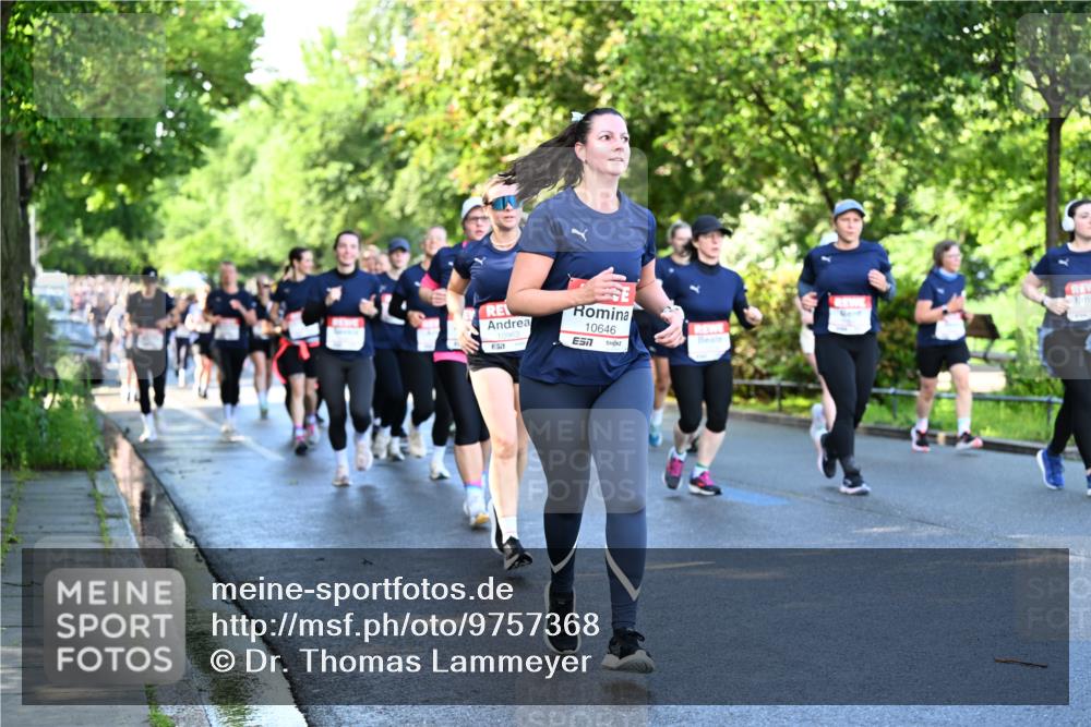 14.06.2026 - REWE Women's Run Dr. Thomas Lammeyer http://msf.ph/oto/9757368 14.06.2026 09:21:17 Laufen 10963, 51, 10646, 7 meine-sportfotos.de