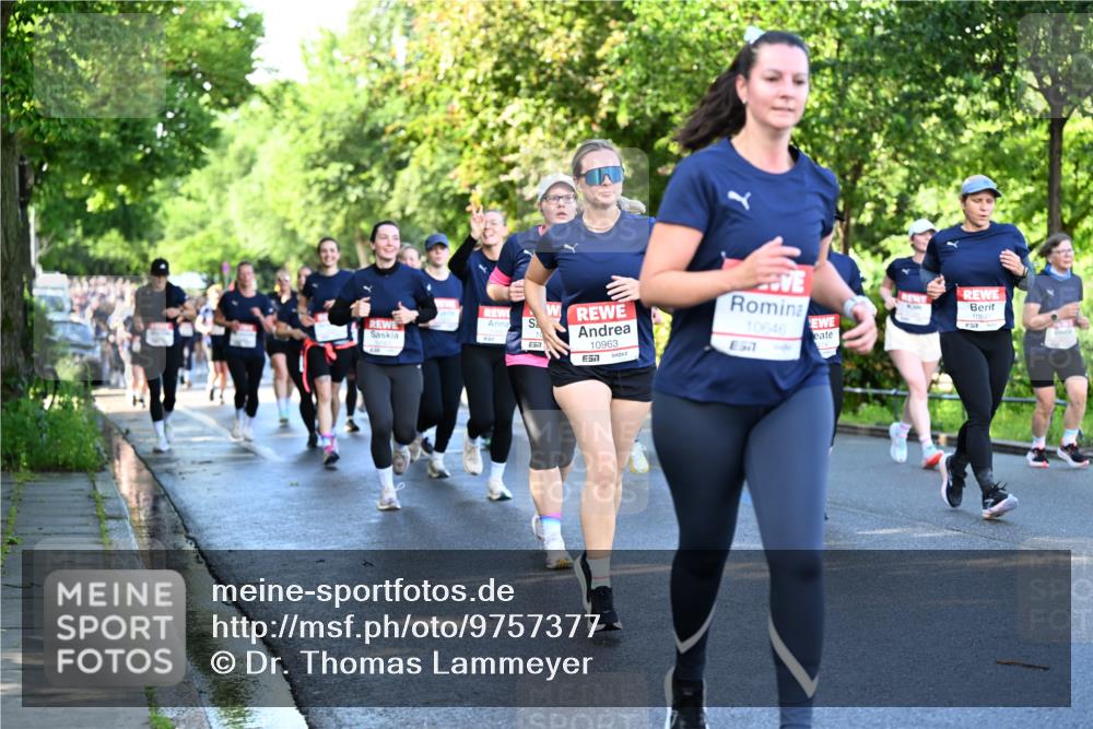 14.06.2026 - REWE Women's Run Dr. Thomas Lammeyer http://msf.ph/oto/9757377 14.06.2026 09:21:18 Laufen 10963, 57, 10646, 7 meine-sportfotos.de