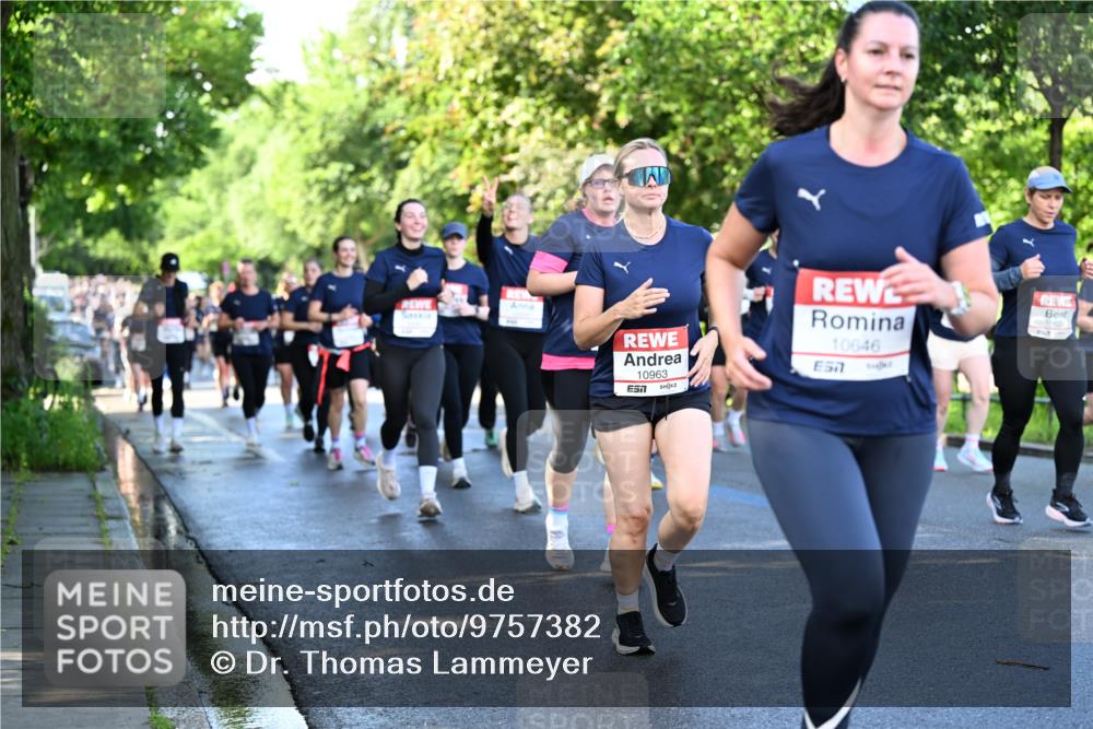 14.06.2026 - REWE Women's Run Dr. Thomas Lammeyer http://msf.ph/oto/9757382 14.06.2026 09:21:18 Laufen 10963, 10646, 7 meine-sportfotos.de
