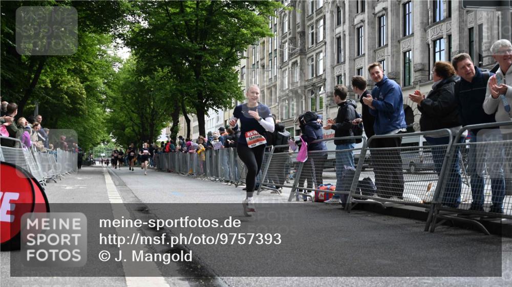 14.06.2026 - REWE Women's Run J. Mangold http://msf.ph/oto/9757393 14.06.2026 10:55:59 Ziel 5277, 5790, 5868 meine-sportfotos.de
