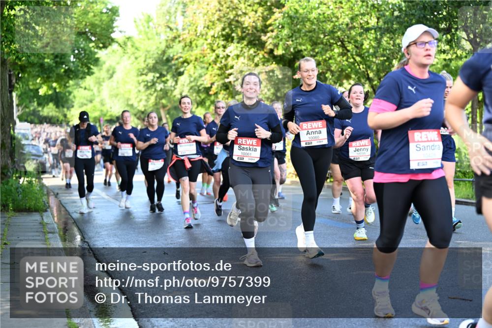 14.06.2026 - REWE Women's Run Dr. Thomas Lammeyer http://msf.ph/oto/9757399 14.06.2026 09:21:19 Laufen 10061, 57, 10060, 7, 10795, 10428, 57 meine-sportfotos.de