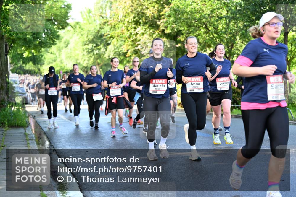 14.06.2026 - REWE Women's Run Dr. Thomas Lammeyer http://msf.ph/oto/9757401 14.06.2026 09:21:19 Laufen 10061, 10060, 57, 10795, 57, 657 meine-sportfotos.de