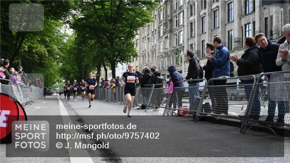 14.06.2026 - REWE Women's Run J. Mangold http://msf.ph/oto/9757402 14.06.2026 10:56:05 Ziel 5244, 5245, 5556, 5818 meine-sportfotos.de