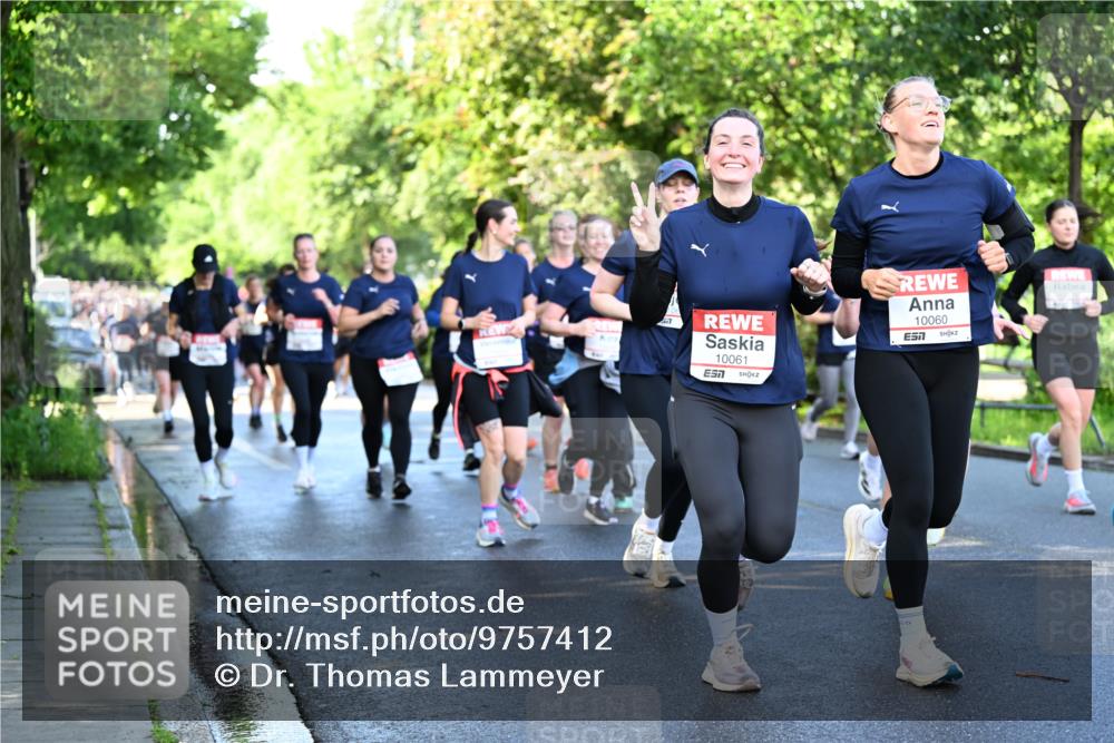 14.06.2026 - REWE Women's Run Dr. Thomas Lammeyer http://msf.ph/oto/9757412 14.06.2026 09:21:20 Laufen 10061, 10060 meine-sportfotos.de