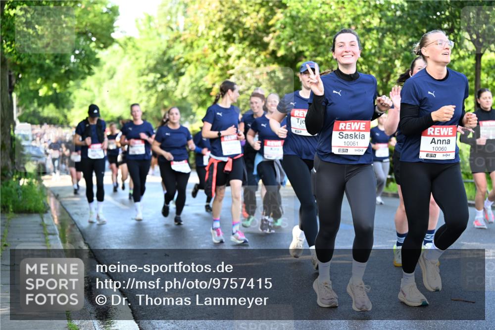 14.06.2026 - REWE Women's Run Dr. Thomas Lammeyer http://msf.ph/oto/9757415 14.06.2026 09:21:20 Laufen 10061, 10060 meine-sportfotos.de