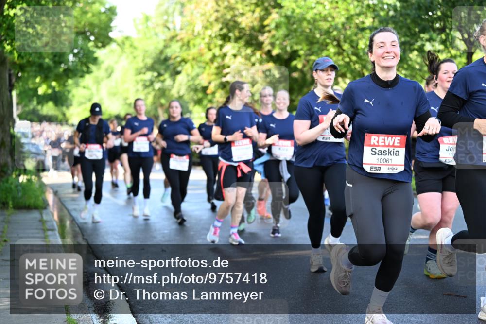 14.06.2026 - REWE Women's Run Dr. Thomas Lammeyer http://msf.ph/oto/9757418 14.06.2026 09:21:20 Laufen 7, 10061, 7, 102 meine-sportfotos.de