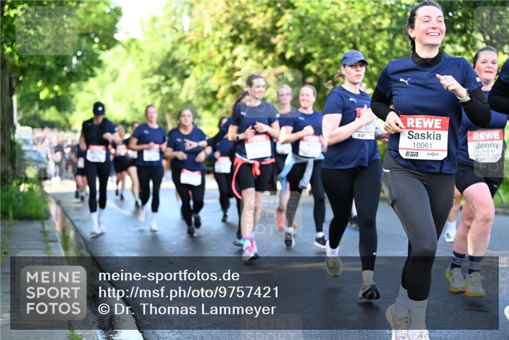 14.06.2026 - REWE Women's Run Dr. Thomas Lammeyer http://msf.ph/oto/9757421 14.06.2026 09:21:20 Laufen 10061, 10795 meine-sportfotos.de