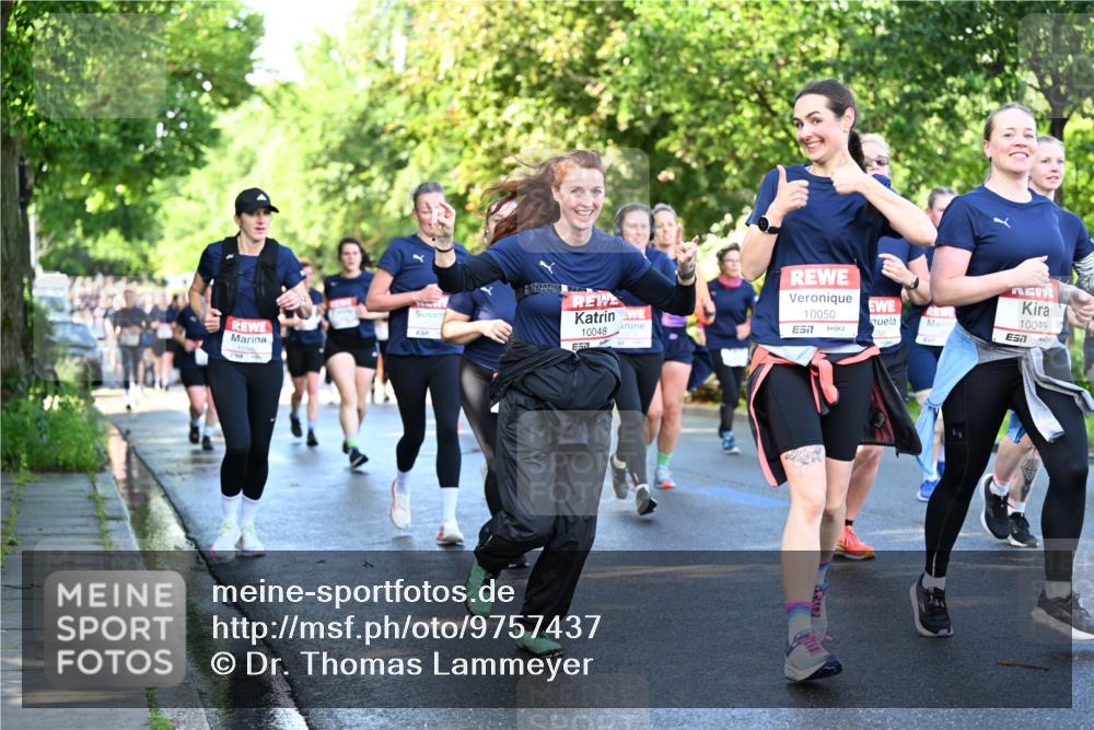 14.06.2026 - REWE Women's Run Dr. Thomas Lammeyer http://msf.ph/oto/9757437 14.06.2026 09:21:22 Laufen 10048, 10050, 10049, 7 meine-sportfotos.de