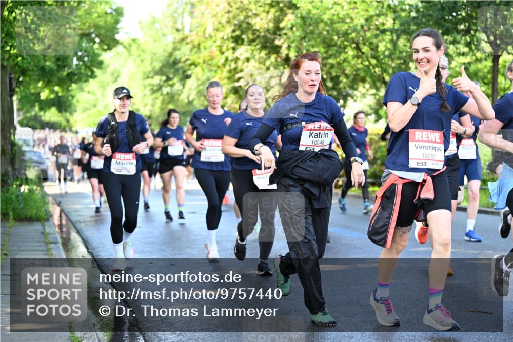 14.06.2026 - REWE Women's Run Dr. Thomas Lammeyer http://msf.ph/oto/9757440 14.06.2026 09:21:22 Laufen 10048, 10050, 7 meine-sportfotos.de