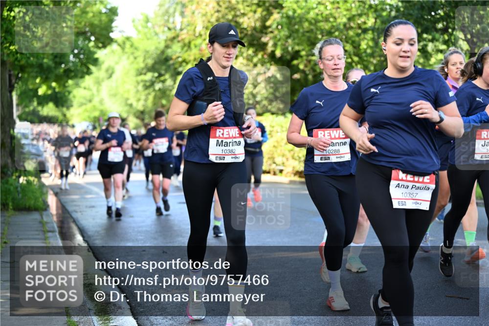 14.06.2026 - REWE Women's Run Dr. Thomas Lammeyer http://msf.ph/oto/9757466 14.06.2026 09:21:24 Laufen 10382, 57, 10288, 10357, 57, 1 meine-sportfotos.de