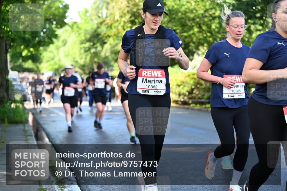 14.06.2026 - REWE Women's Run Dr. Thomas Lammeyer http://msf.ph/oto/9757473 14.06.2026 09:21:24 Laufen 10382, 10288, 7 meine-sportfotos.de