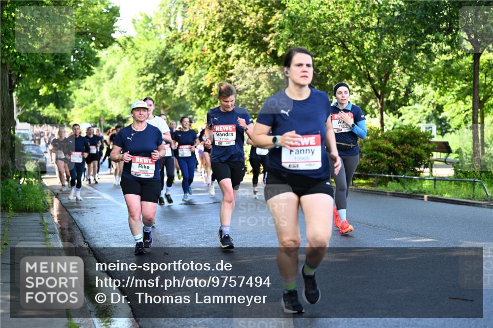 14.06.2026 - REWE Women's Run Dr. Thomas Lammeyer http://msf.ph/oto/9757494 14.06.2026 09:21:26 Laufen 10826, 57, 11144, 10965, 11376, 657 meine-sportfotos.de