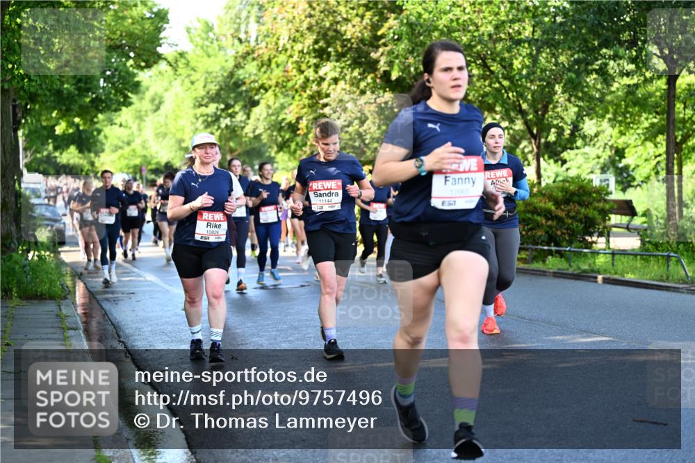 14.06.2026 - REWE Women's Run Dr. Thomas Lammeyer http://msf.ph/oto/9757496 14.06.2026 09:21:26 Laufen 10826, 57, 11144, 10965, 7 meine-sportfotos.de