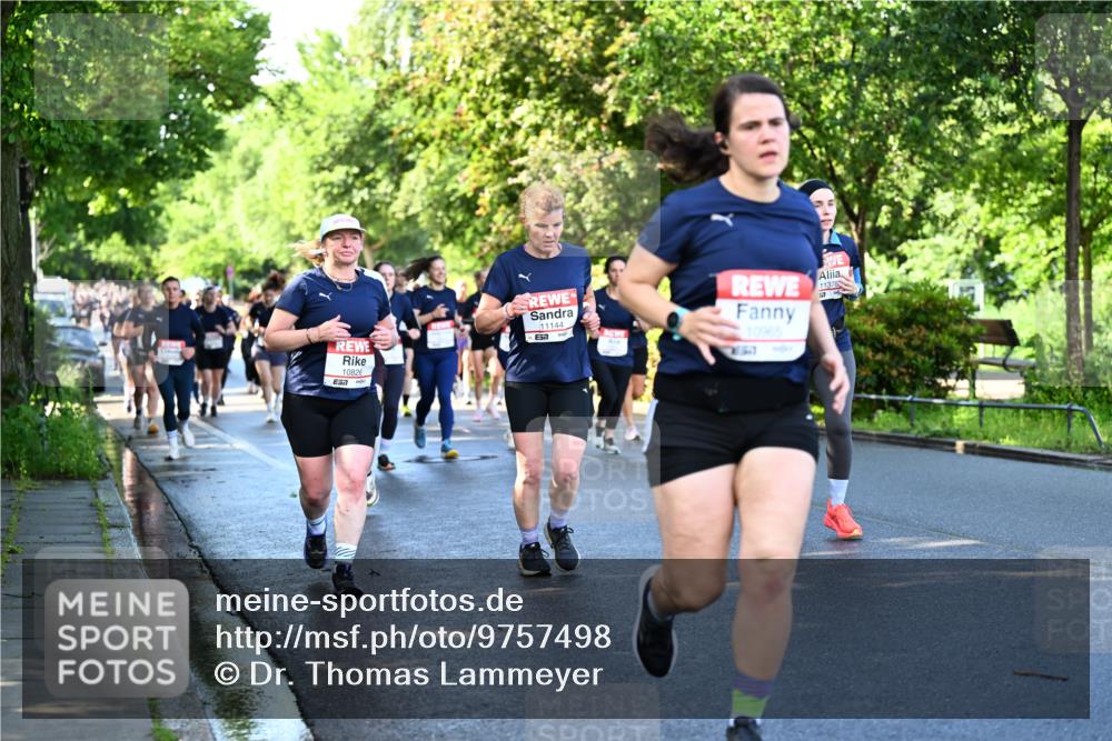 14.06.2026 - REWE Women's Run Dr. Thomas Lammeyer http://msf.ph/oto/9757498 14.06.2026 09:21:26 Laufen 10826, 11144, 10965, 11376 meine-sportfotos.de