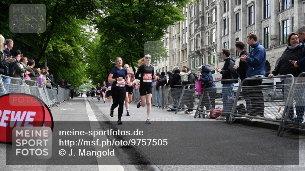 14.06.2026 - REWE Women's Run J. Mangold http://msf.ph/oto/9757505 14.06.2026 10:56:34 Ziel 5023, 5070, 5219, 5571, 5583, 6053 meine-sportfotos.de