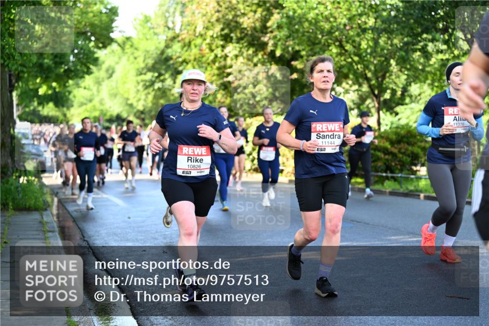 14.06.2026 - REWE Women's Run Dr. Thomas Lammeyer http://msf.ph/oto/9757513 14.06.2026 09:21:27 Laufen 10826, 11144, 11376 meine-sportfotos.de