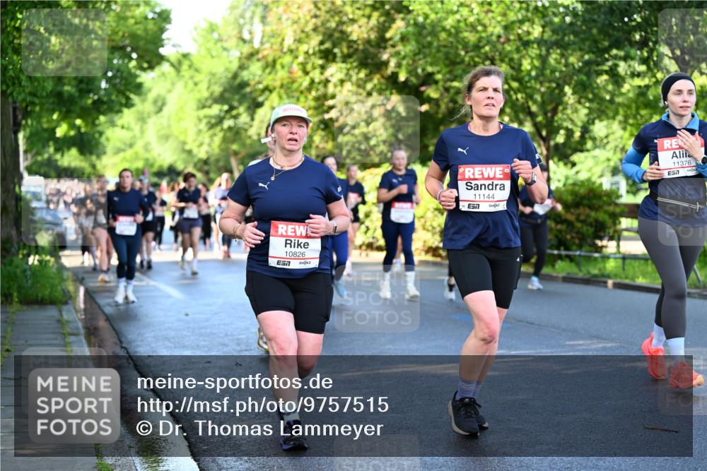 14.06.2026 - REWE Women's Run Dr. Thomas Lammeyer http://msf.ph/oto/9757515 14.06.2026 09:21:27 Laufen 10826, 11144, 7, 11376, 57 meine-sportfotos.de