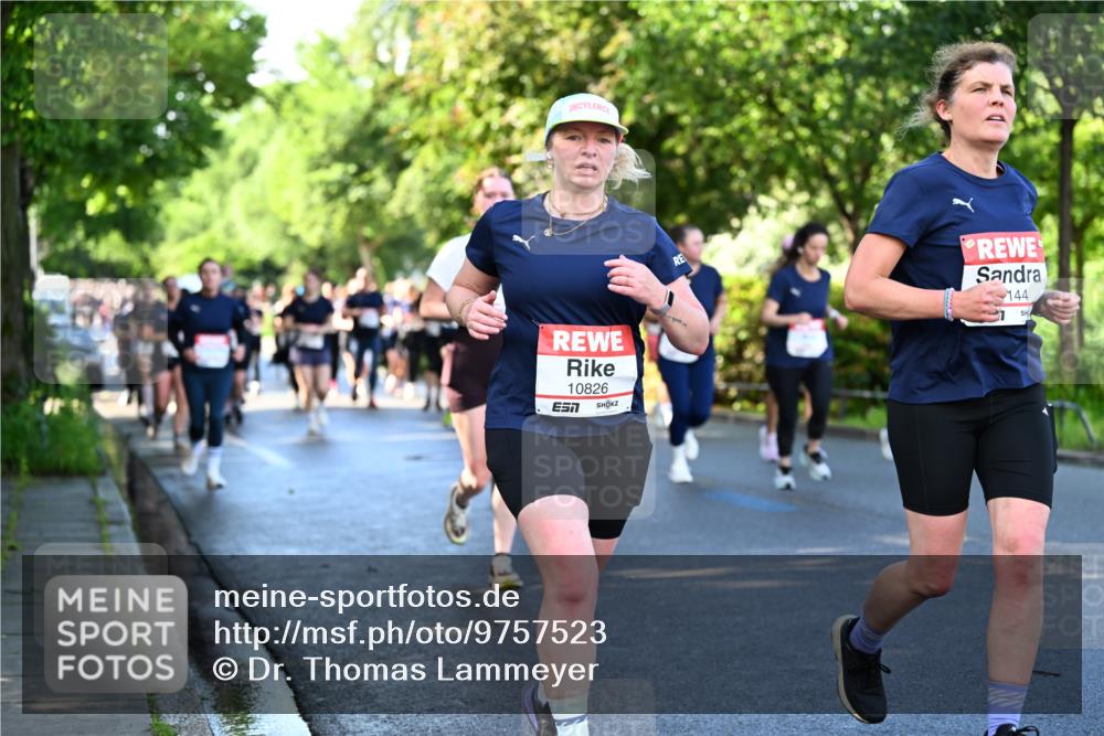 14.06.2026 - REWE Women's Run Dr. Thomas Lammeyer http://msf.ph/oto/9757523 14.06.2026 09:21:28 Laufen 10826, 144 meine-sportfotos.de