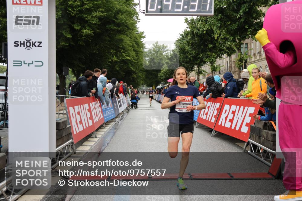 14.06.2026 - REWE Women's Run Strokosch-Dieckow http://msf.ph/oto/9757557 14.06.2026 09:43:59 Ziel 11296 meine-sportfotos.de
