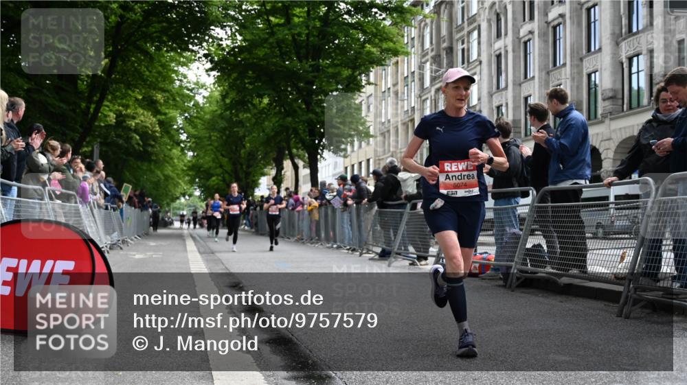 14.06.2026 - REWE Women's Run J. Mangold http://msf.ph/oto/9757579 14.06.2026 10:56:42 Ziel 5021, 5074, 5209, 5571, 5583, 5640, 5964, 6053 meine-sportfotos.de