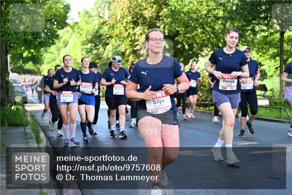 14.06.2026 - REWE Women's Run Dr. Thomas Lammeyer http://msf.ph/oto/9757608 14.06.2026 09:21:34 Laufen 10910, 7, 11063, 7 meine-sportfotos.de