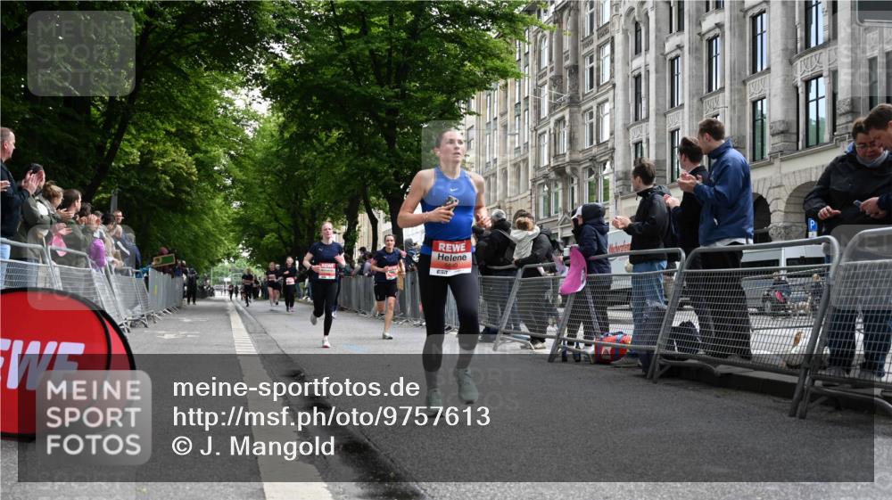 14.06.2026 - REWE Women's Run J. Mangold http://msf.ph/oto/9757613 14.06.2026 10:56:48 Ziel 5209, 5218, 5552, 5640, 5964 meine-sportfotos.de