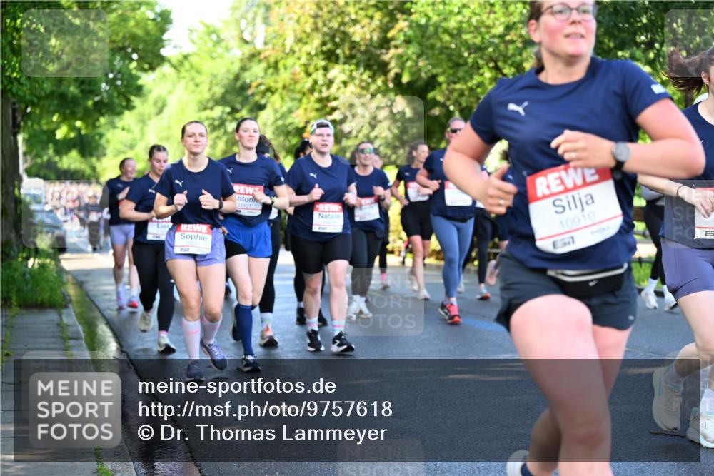 14.06.2026 - REWE Women's Run Dr. Thomas Lammeyer http://msf.ph/oto/9757618 14.06.2026 09:21:34 Laufen 857, 11121, 10910 meine-sportfotos.de