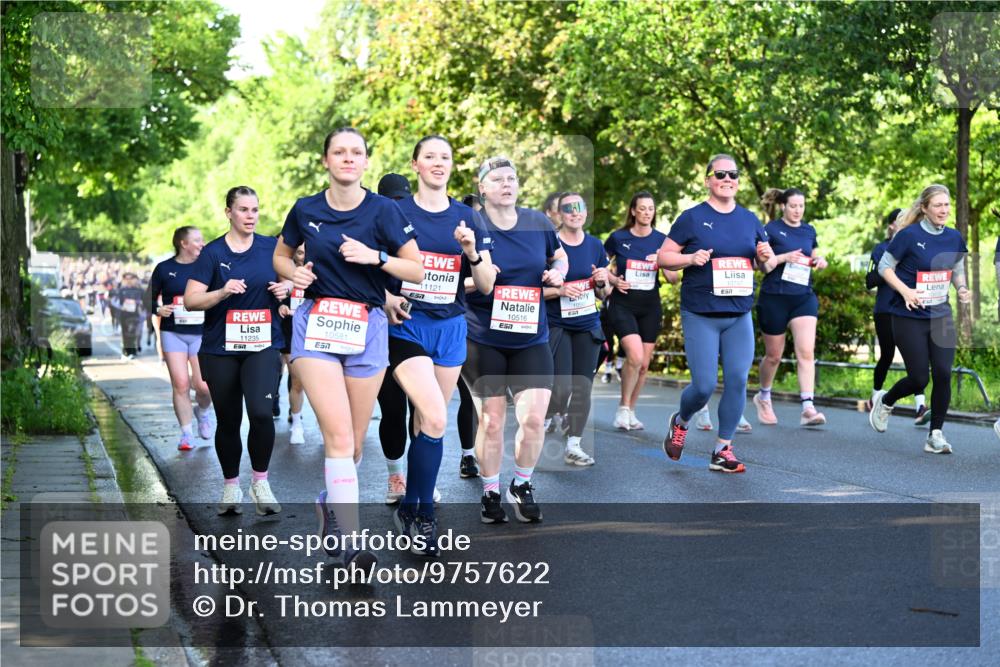 14.06.2026 - REWE Women's Run Dr. Thomas Lammeyer http://msf.ph/oto/9757622 14.06.2026 09:21:35 Laufen 7, 11235, 57, 10581, 7, 11121, 10516 meine-sportfotos.de