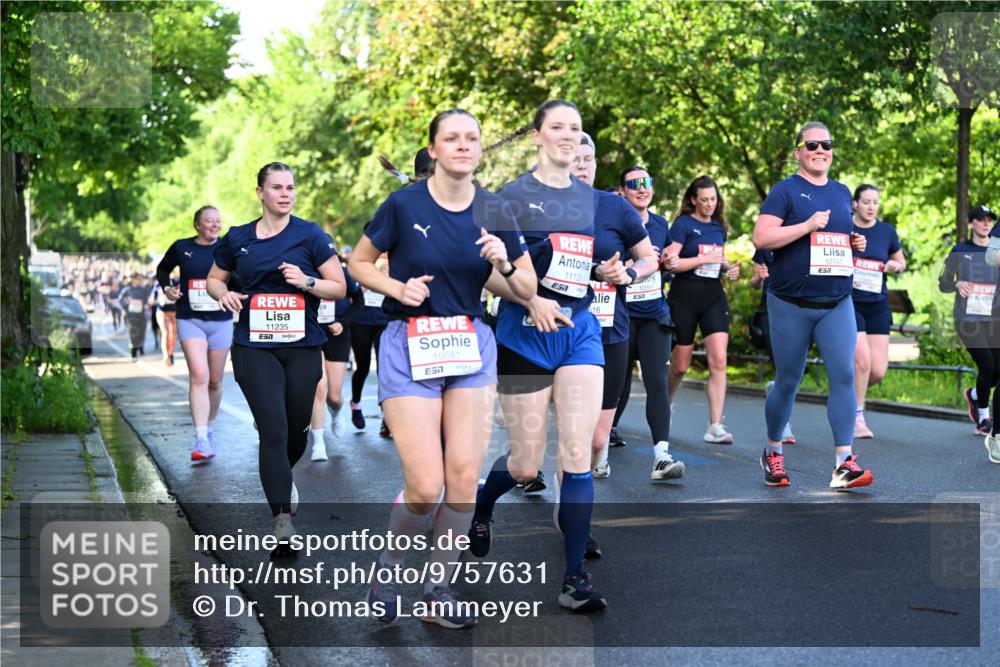 14.06.2026 - REWE Women's Run Dr. Thomas Lammeyer http://msf.ph/oto/9757631 14.06.2026 09:21:35 Laufen 11235, 7, 10581, 7, 11121, 7, 516, 57, 10747, 7 meine-sportfotos.de