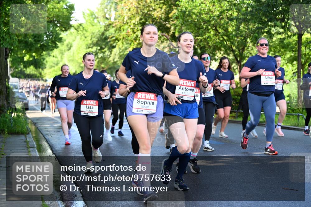 14.06.2026 - REWE Women's Run Dr. Thomas Lammeyer http://msf.ph/oto/9757633 14.06.2026 09:21:36 Laufen 11235, 10581, 7, 11121, 10747, 57 meine-sportfotos.de