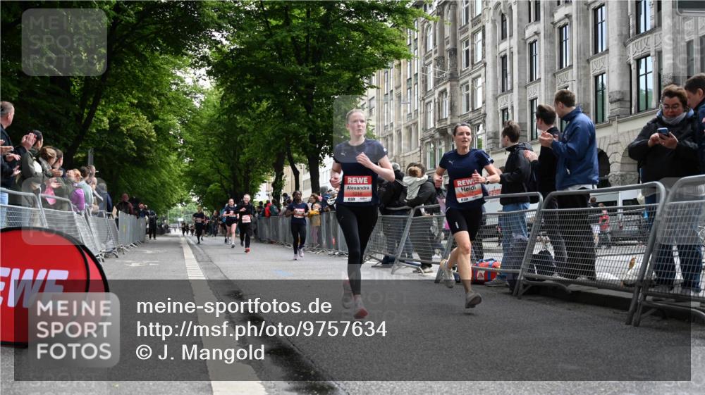 14.06.2026 - REWE Women's Run J. Mangold http://msf.ph/oto/9757634 14.06.2026 10:56:51 Ziel 5218, 5500, 5552, 5640, 5804, 5872 meine-sportfotos.de