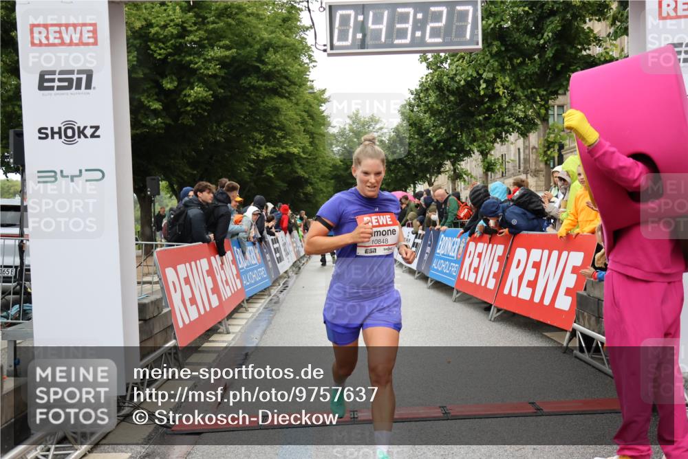 14.06.2026 - REWE Women's Run Strokosch-Dieckow http://msf.ph/oto/9757637 14.06.2026 09:43:50 Ziel 10848, 11508 meine-sportfotos.de