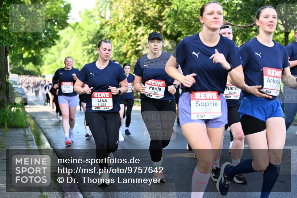 14.06.2026 - REWE Women's Run Dr. Thomas Lammeyer http://msf.ph/oto/9757642 14.06.2026 09:21:36 Laufen 11235, 03, 10255, 57, 10581, 57, 10516, 11121 meine-sportfotos.de