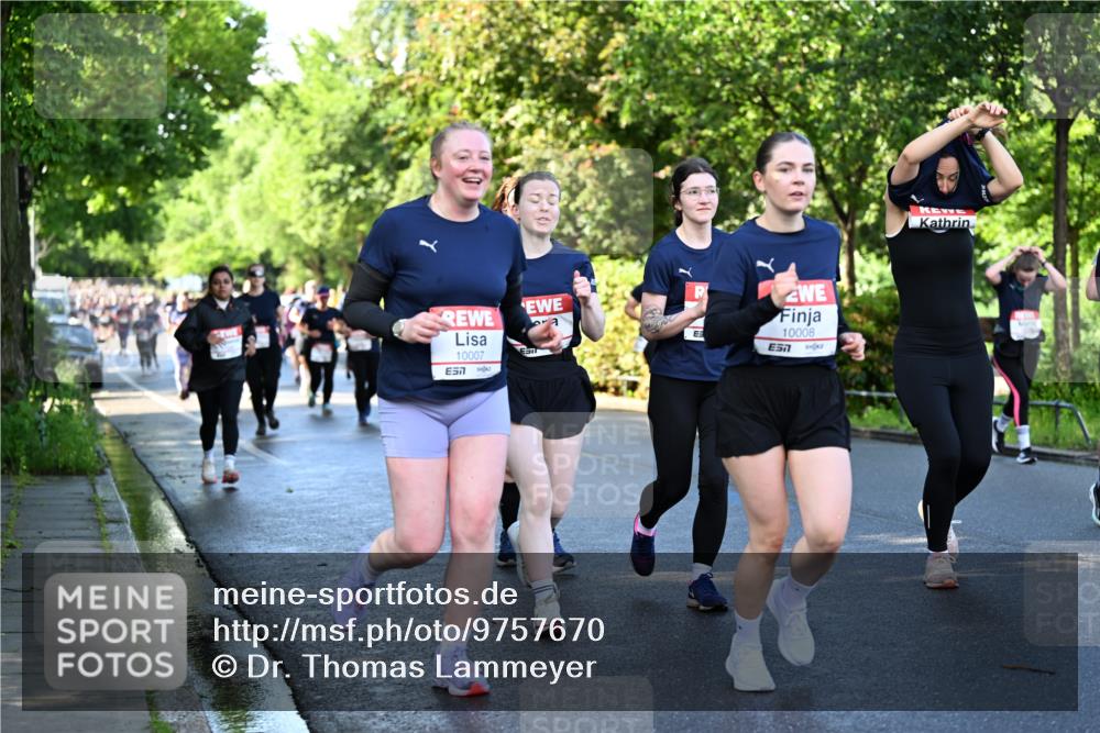 14.06.2026 - REWE Women's Run Dr. Thomas Lammeyer http://msf.ph/oto/9757670 14.06.2026 09:21:38 Laufen 10007, 10008 meine-sportfotos.de