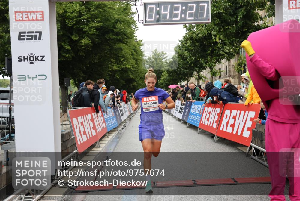 14.06.2026 - REWE Women's Run Strokosch-Dieckow http://msf.ph/oto/9757674 14.06.2026 09:43:49 Ziel 10848, 11508 meine-sportfotos.de