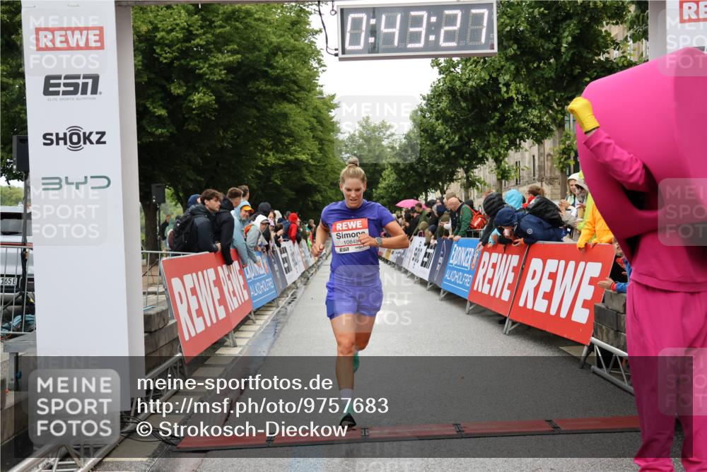 14.06.2026 - REWE Women's Run Strokosch-Dieckow http://msf.ph/oto/9757683 14.06.2026 09:43:49 Ziel 10848, 11508 meine-sportfotos.de