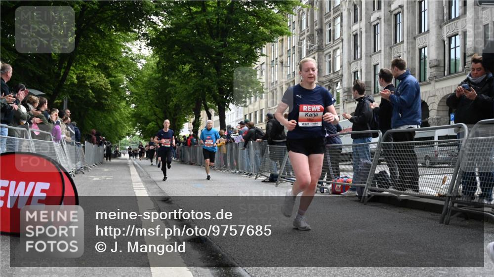 14.06.2026 - REWE Women's Run J. Mangold http://msf.ph/oto/9757685 14.06.2026 10:56:57 Ziel 5048, 5333, 5500, 5683, 5804, 5872 meine-sportfotos.de