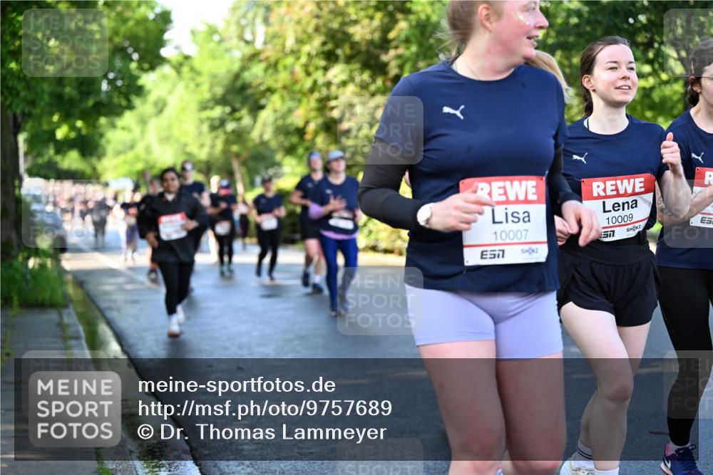 14.06.2026 - REWE Women's Run Dr. Thomas Lammeyer http://msf.ph/oto/9757689 14.06.2026 09:21:40 Laufen 10007, 57, 10009 meine-sportfotos.de