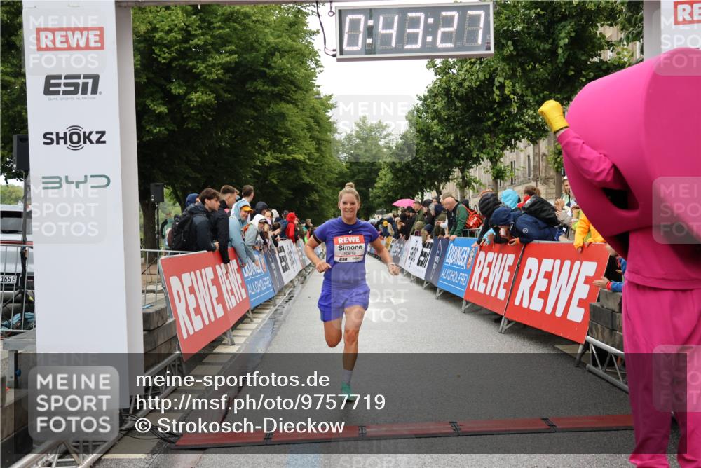 14.06.2026 - REWE Women's Run Strokosch-Dieckow http://msf.ph/oto/9757719 14.06.2026 09:43:49 Ziel 10848, 11508 meine-sportfotos.de