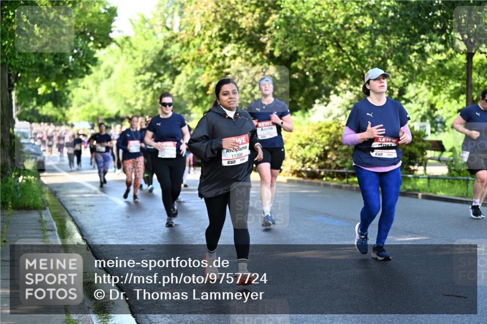 14.06.2026 - REWE Women's Run Dr. Thomas Lammeyer http://msf.ph/oto/9757724 14.06.2026 09:21:42 Laufen 11398, 57, 57 meine-sportfotos.de