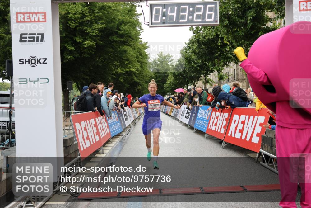 14.06.2026 - REWE Women's Run Strokosch-Dieckow http://msf.ph/oto/9757736 14.06.2026 09:43:49 Ziel 10848, 11508 meine-sportfotos.de