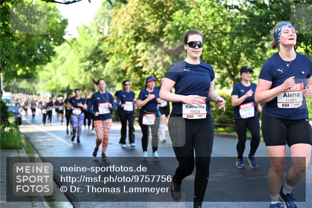 14.06.2026 - REWE Women's Run Dr. Thomas Lammeyer http://msf.ph/oto/9757756 14.06.2026 09:21:45 Laufen 10538, 57, 11496 meine-sportfotos.de